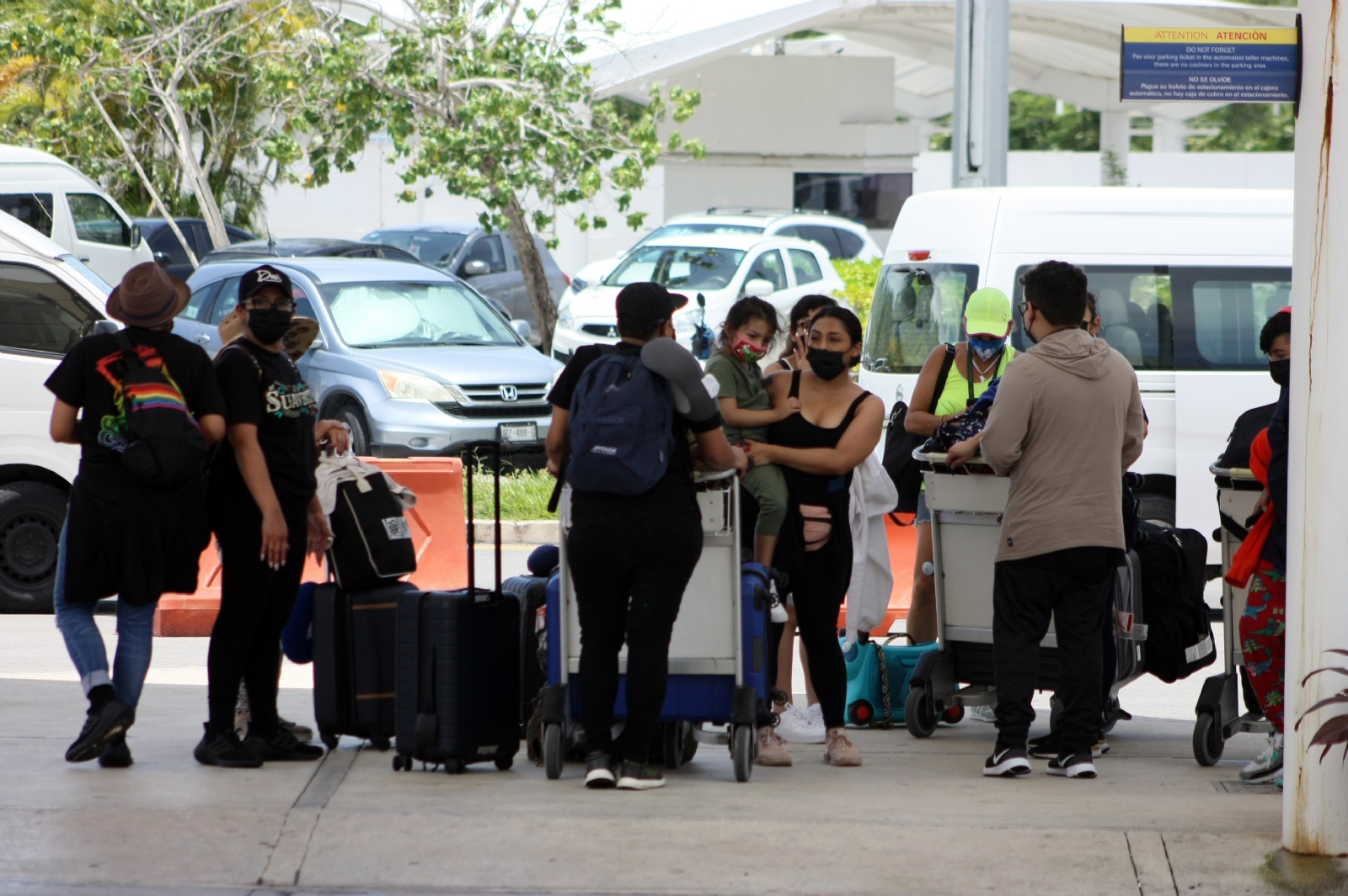 Hasta el momento, el aeropuerto de Cancún operará este miércoles 401 vuelos entre llagadas y salidas Hasta el momento, el aeropuerto de Cancún operará este miércoles 401 vuelos entre llagadas y salidas