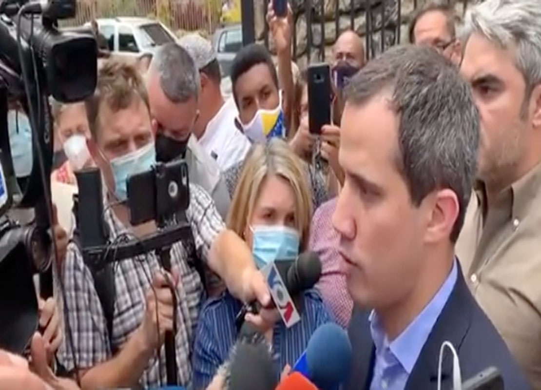 La presencia de vecinos y ciudadanos que acudieron a su residencia repelió la intimidación y el intento de secuestro del líder opositor La presencia de vecinos y ciudadanos que acudieron a su residencia repelió la intimidación y el intento de secuestro del líder opositor