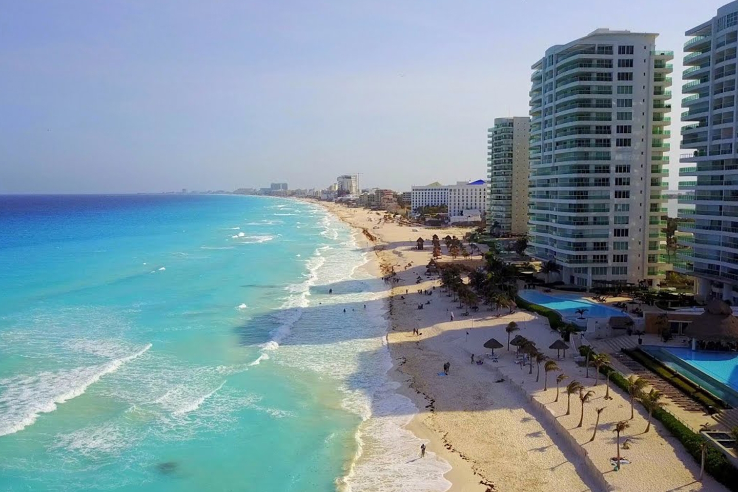 Quintana Roo cuenta con 47 playas en toda su costa, pero debido al recale de sargazo no todas en libres de esta alga café