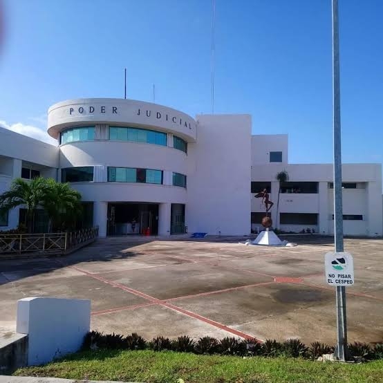 Los Fiscales Anticorrupción destacaron que la imputada, E. P. R., cometió el posible abuso de poder