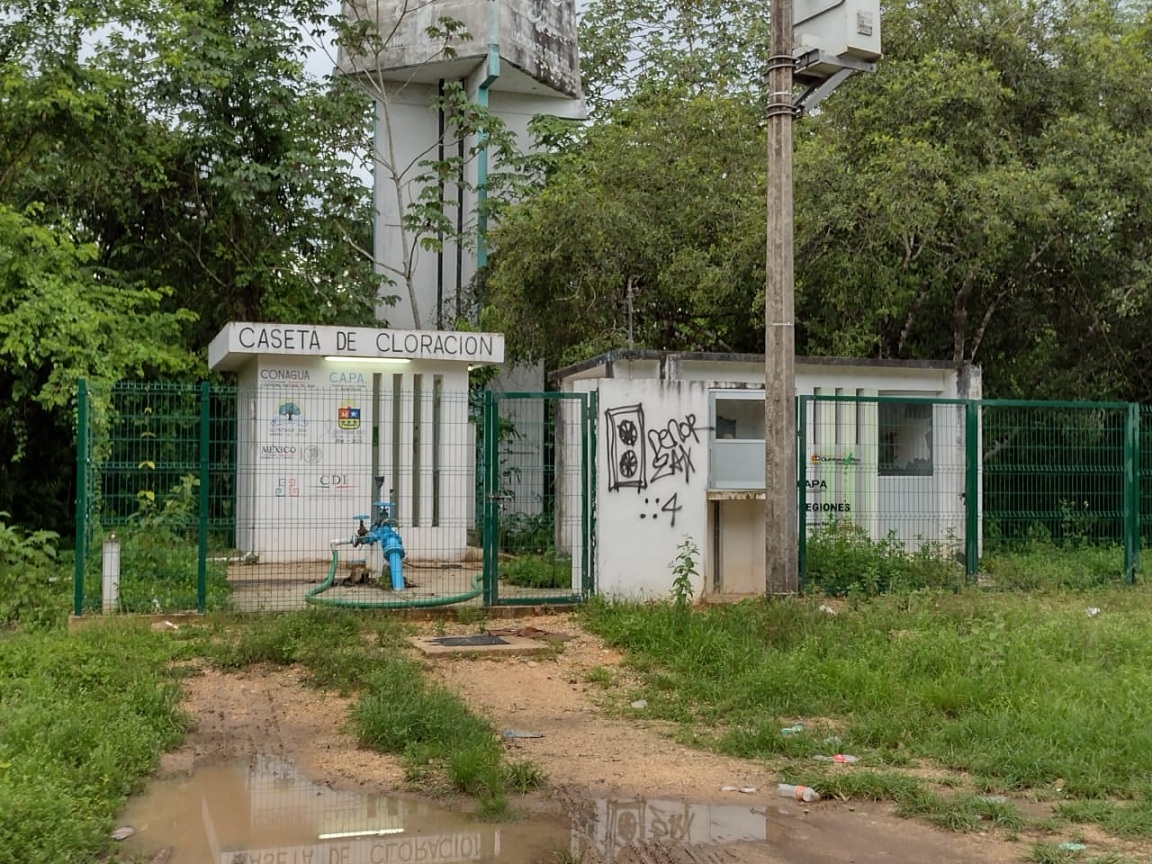 Los pobladores indicaron que se dio a conocer el daño a una tubería que lleva el agua hasta la comunidad de X-Hazil Sur Los pobladores indicaron que se dio a conocer el daño a una tubería que lleva el agua hasta la comunidad de X-Hazil Sur