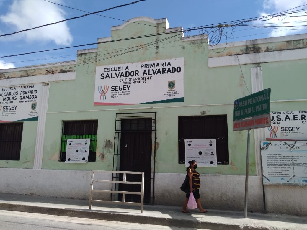 Algunas familias no están de acuerdo debido a que los alumnos no han sido vacunados
