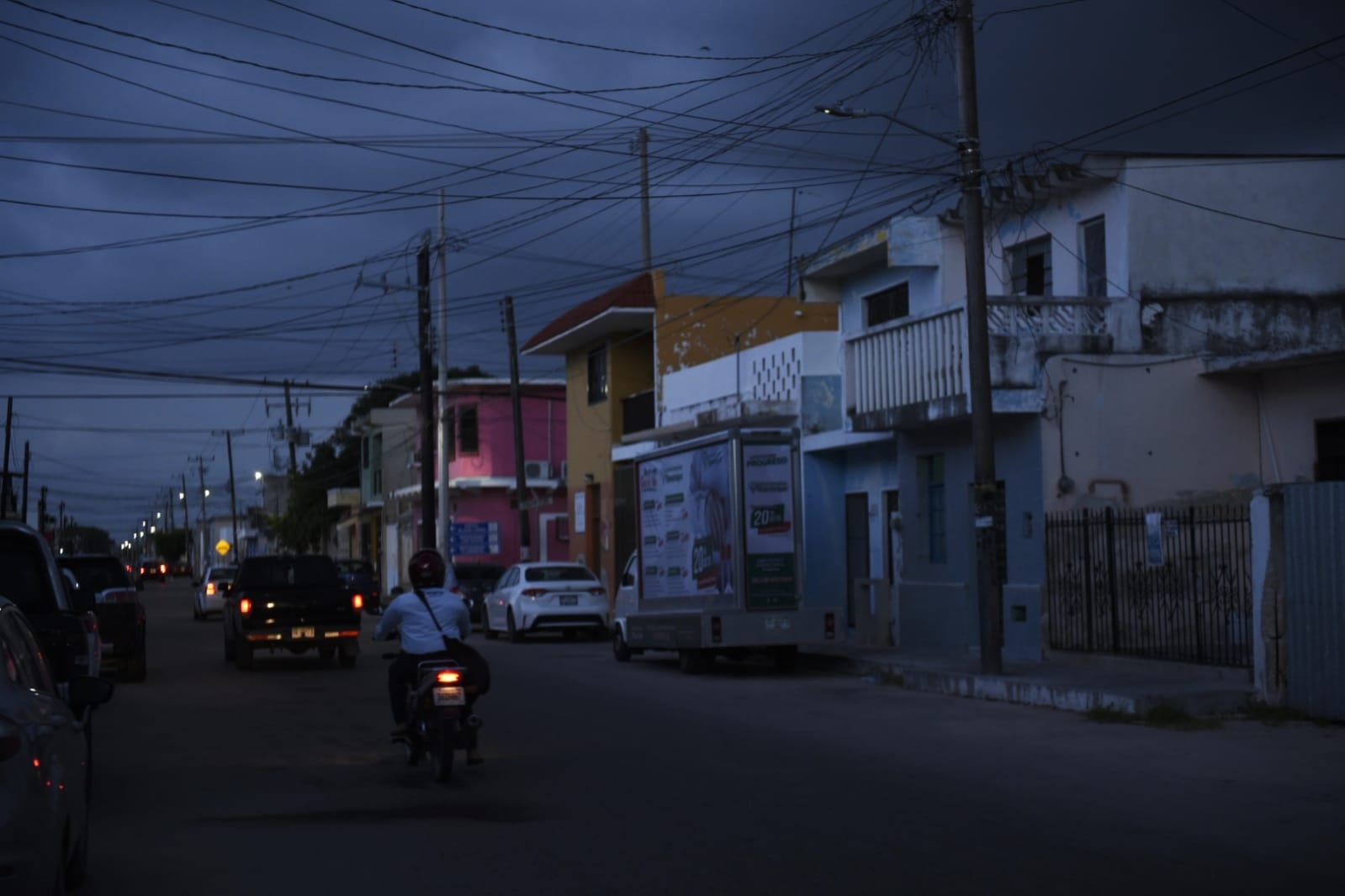 Calles del puerto quedan en total oscuridad al anochecer, lo que representa un peligro para los vecinos Calles del puerto quedan en total oscuridad al anochecer, lo que representa un peligro para los vecinos