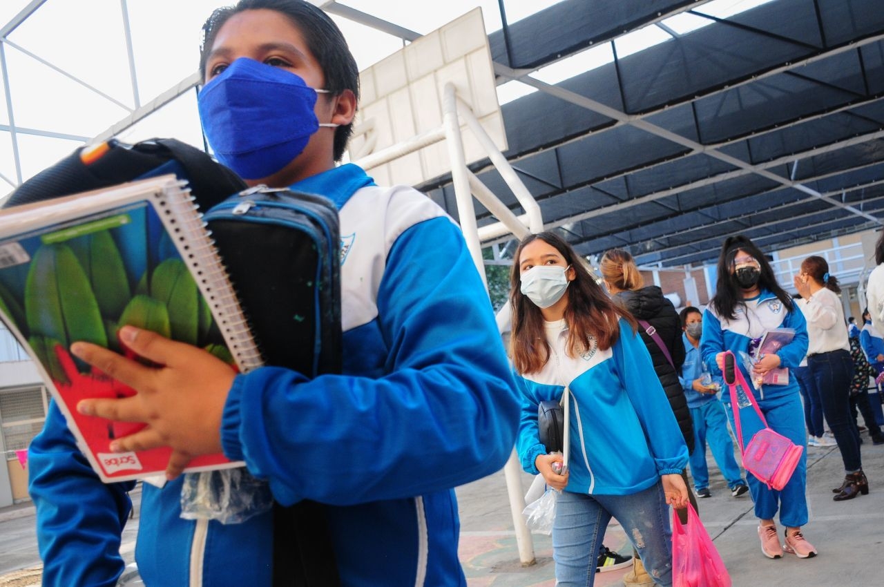 El proceso de inscripción regula el ingreso, reingreso y registro de niñas, niños y jóvenes a la educación básica y facilita su continuidad por medio del Sistema Educativo Nacional.