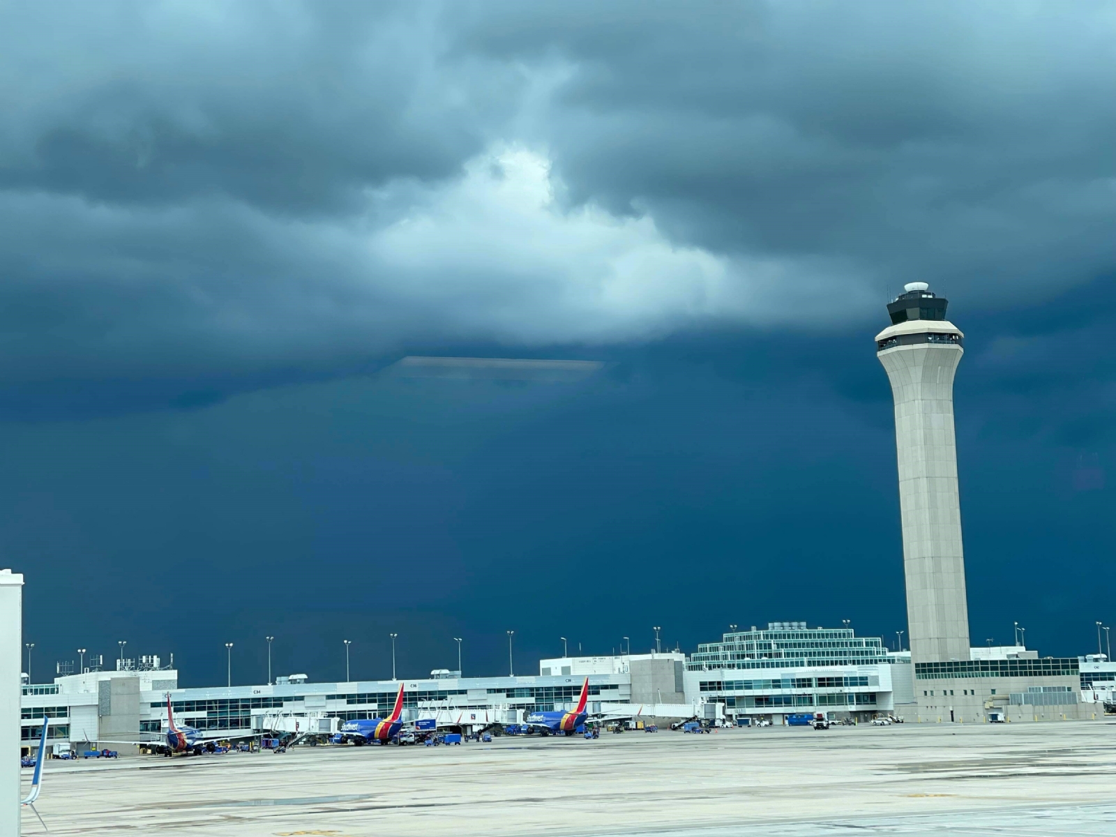 Debido a las tormentas es posible que se produzcan retrasos en las operaciones