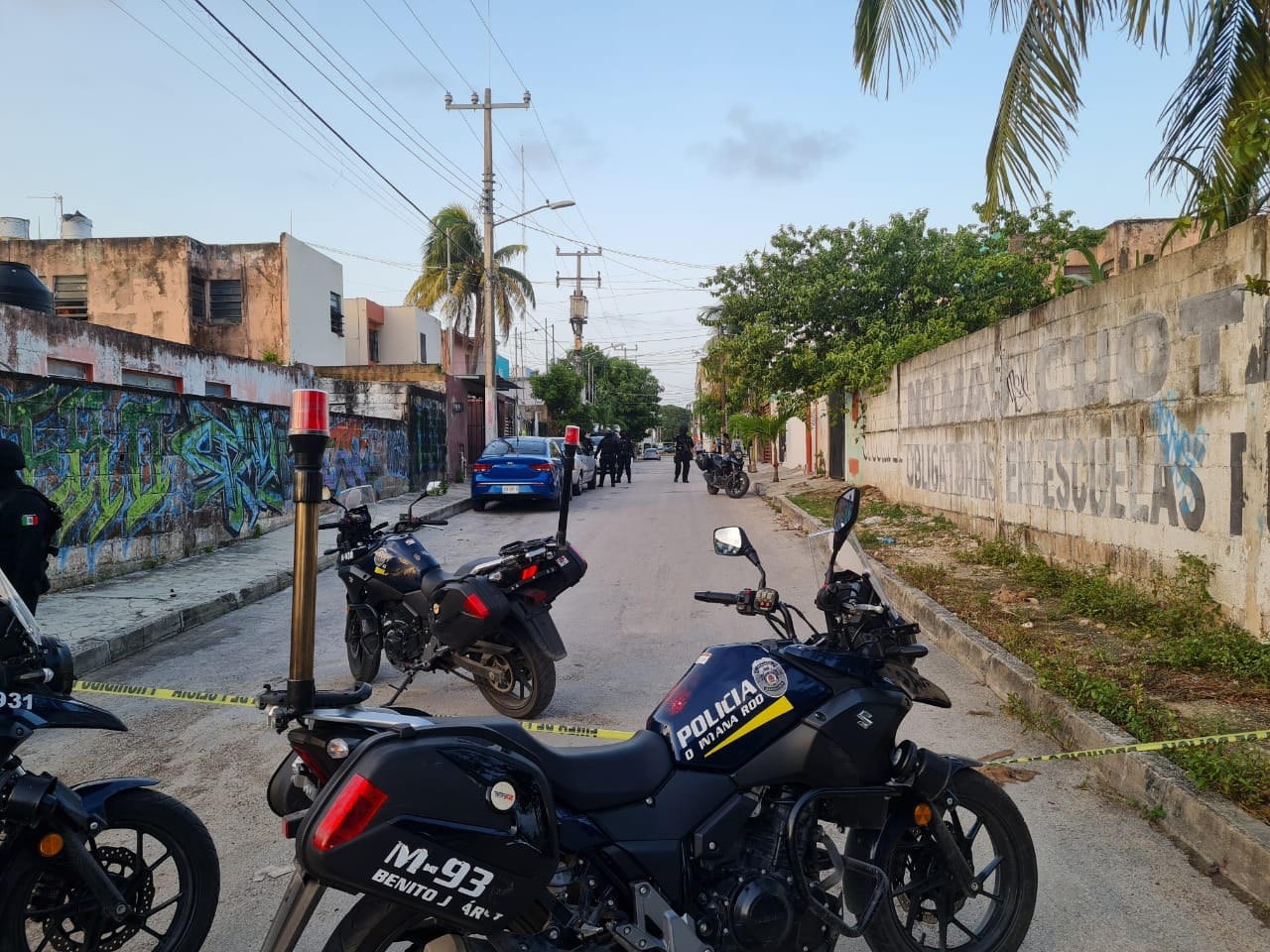Los agentes trasladaron al detenido a las instalaciones de la policía Los agentes trasladaron al detenido a las instalaciones de la policía