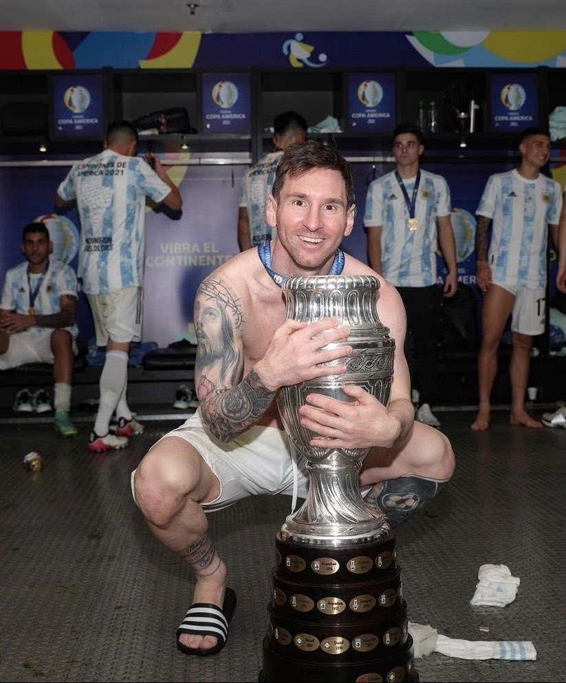 Messi es inmortalizado en la piel de un sin número de fanáticos tras convertirse en leyenda del futbol