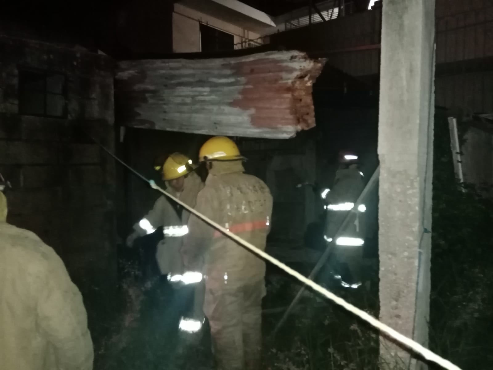 El incendio se registró cerca de la 1:30 horas durante la madrugada de este jueves El incendio se registró cerca de la 1:30 horas durante la madrugada de este jueves