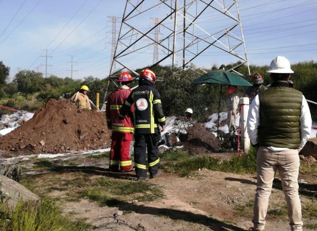 Luego de laborar por más de dos horas, se logró sellar la fuga y restablecer la circulación en la zona. Luego de laborar por más de dos horas, se logró sellar la fuga y restablecer la circulación en la zona.