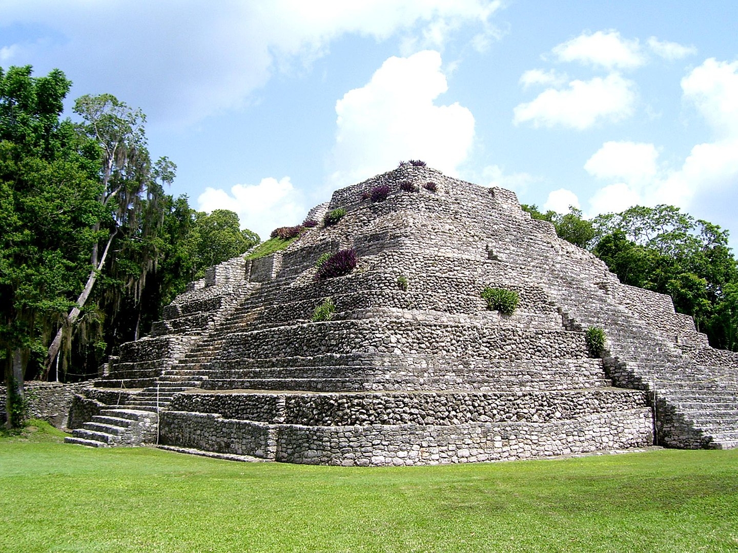 Las edificaciones mayas en Chacchobén se utilizaban para ceremonias religiosas y de carácter administrativo