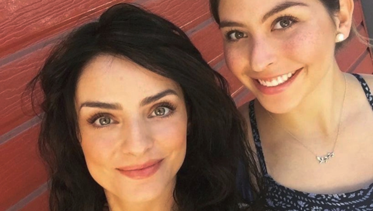 Ésta es de las pocas ocasiones en que Aislinn ha compartido a integrantes de su familia que no pertenecen a la Dinastía Derbez. Foto: Especial