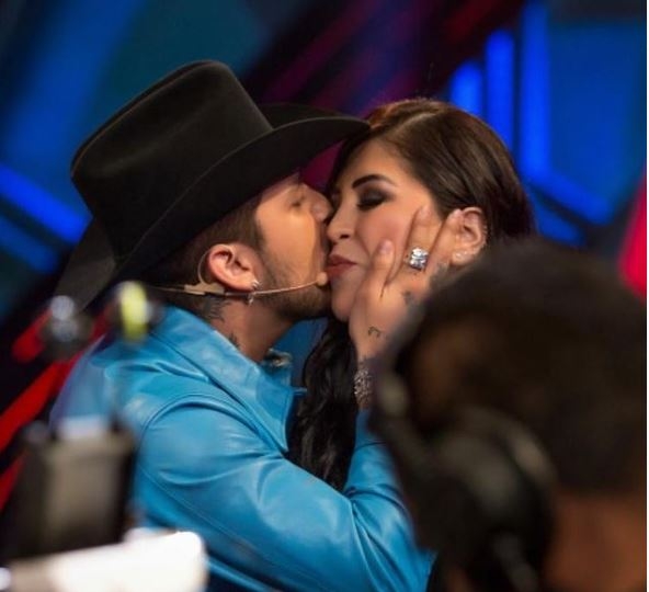 Christian Nodal y Belinda no han acudido a ver a la mamá del cantante Christian Nodal y Belinda no han acudido a ver a la mamá del cantante