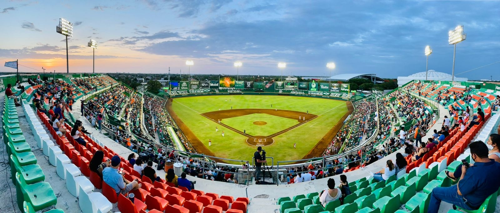 La serie entre Tigres y Leones estaba calendarizada para jugarse en el estadio Beto Ávila de Cancún