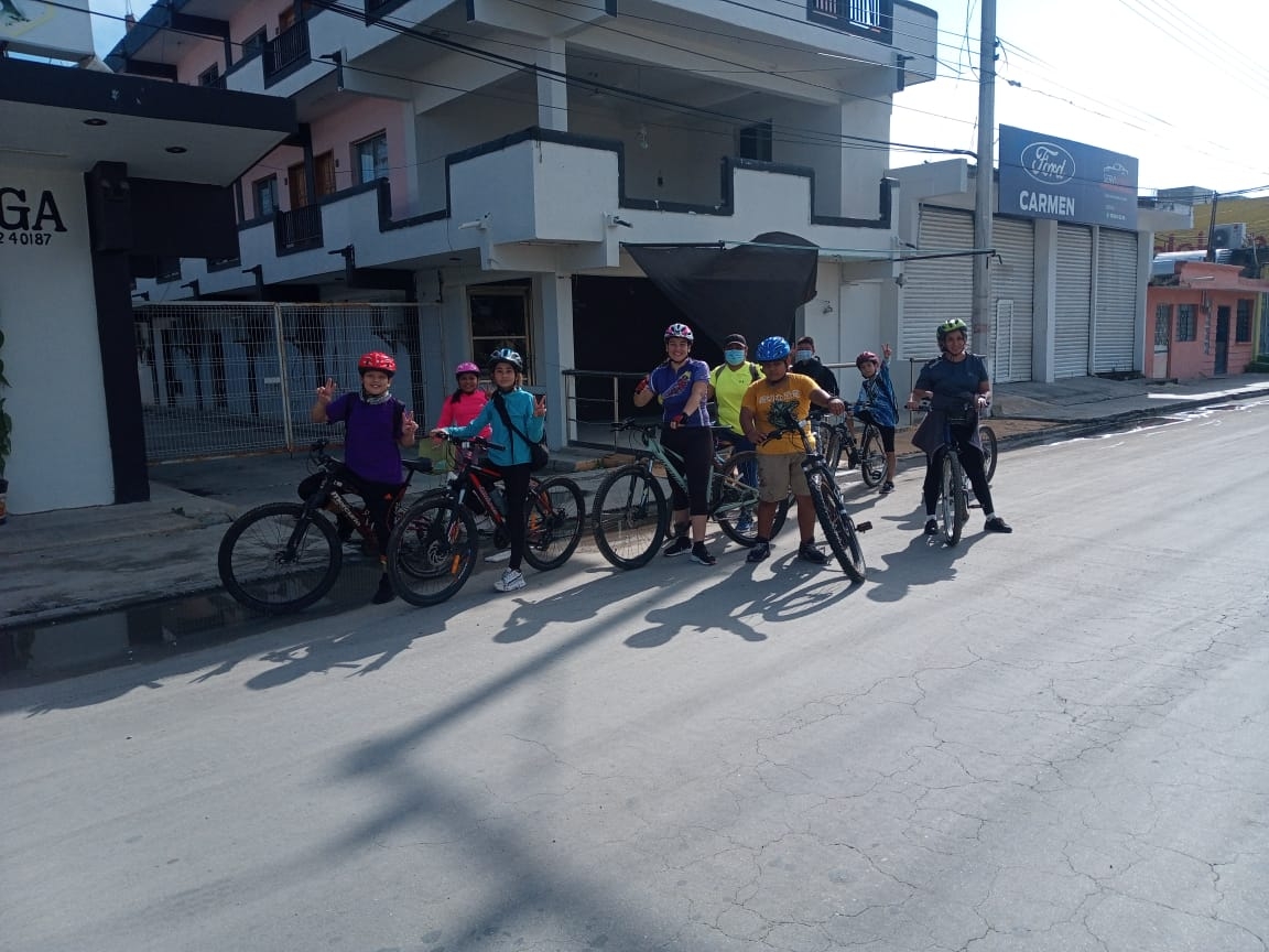 Niños y adultos disfrutaron por igual el paseo dominical