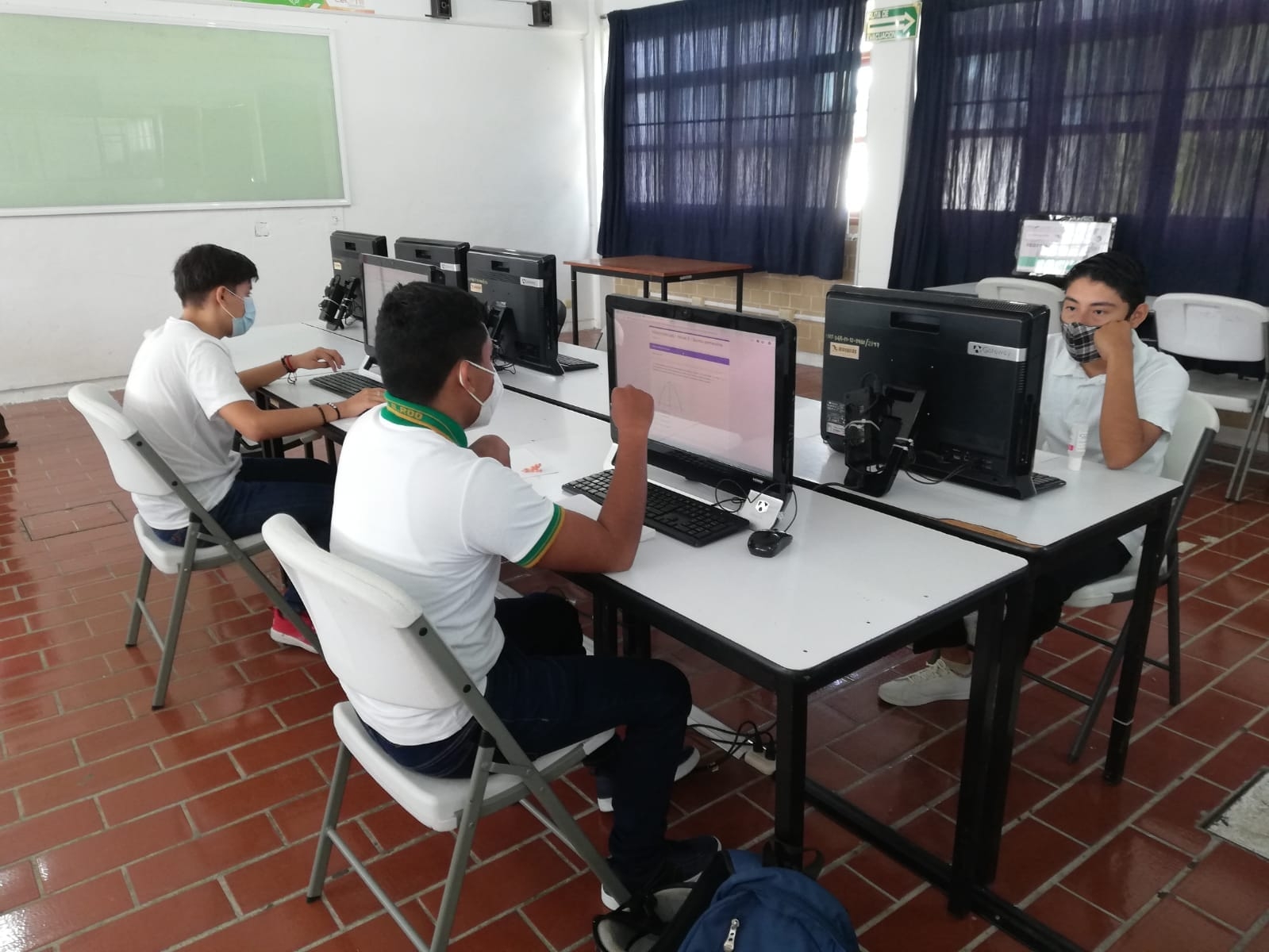 La razón por la que eligieron enseñar la lengua maya, es por ser parte del colectivo regional que busca dejar su granito de arena en pro de la lengua y cultura local