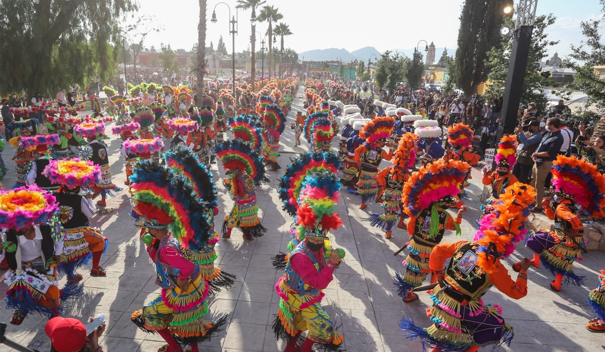 La Matlachinada partió desde el Parque Mirador Saltillo y recorrió varias calles del Centro Histórico. La Matlachinada partió desde el Parque Mirador Saltillo y recorrió varias calles del Centro Histórico.