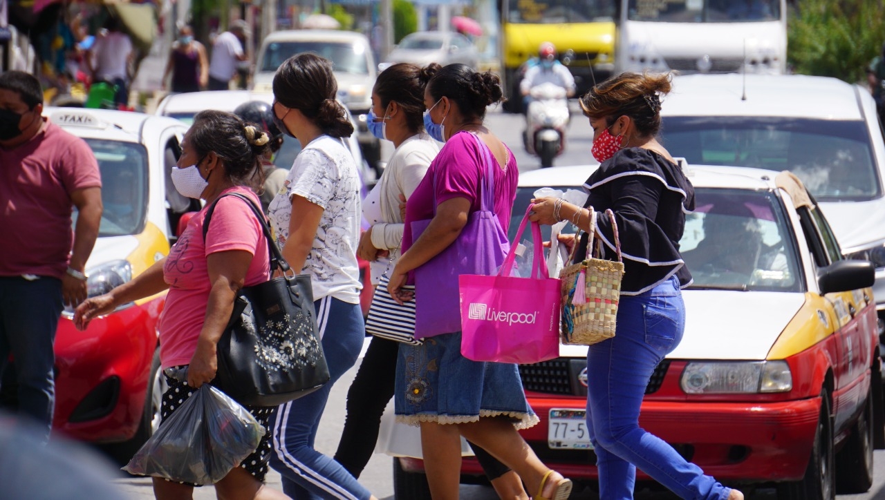 Campeche cuenta con 13 municipios, entre ellos Ciudad del Carmen, quienes se sienten ofendidos de llamarse campechanos Campeche cuenta con 13 municipios, entre ellos Ciudad del Carmen, quienes se sienten ofendidos de llamarse campechanos
