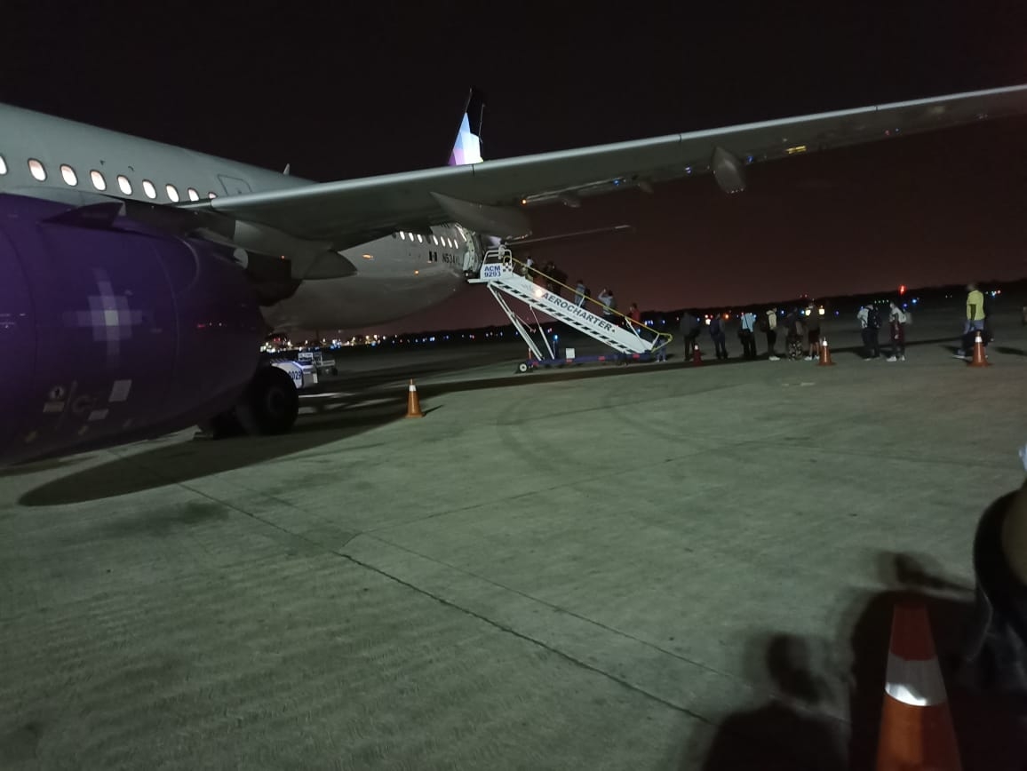 Volaris baja a fumador minutos antes de despegar del aeropuerto de Mérida