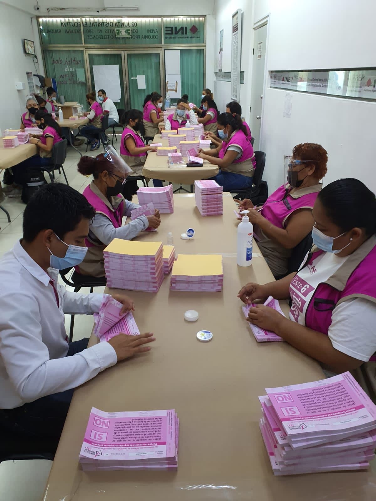 Se trata de  290 mil 931 papeletas de la Consulta Popular que se sellaron al dorso, identificándolas por municipio