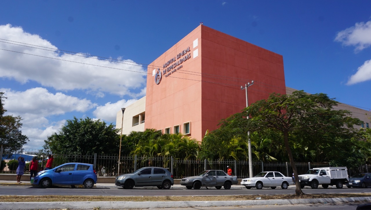 Accidente en corralón de Campeche: Le caen vigas metálicas a empleado y termina grave