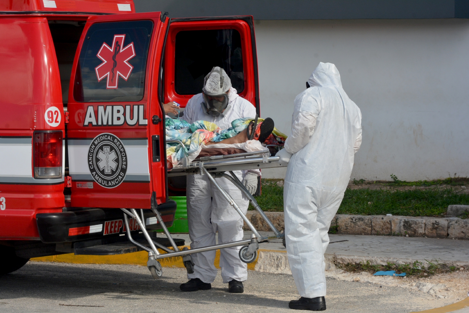 La velocidad de contagio del COVID-19 en Quintana Roo se mantiene en 0.01 para toda la Entidad, según la SESA