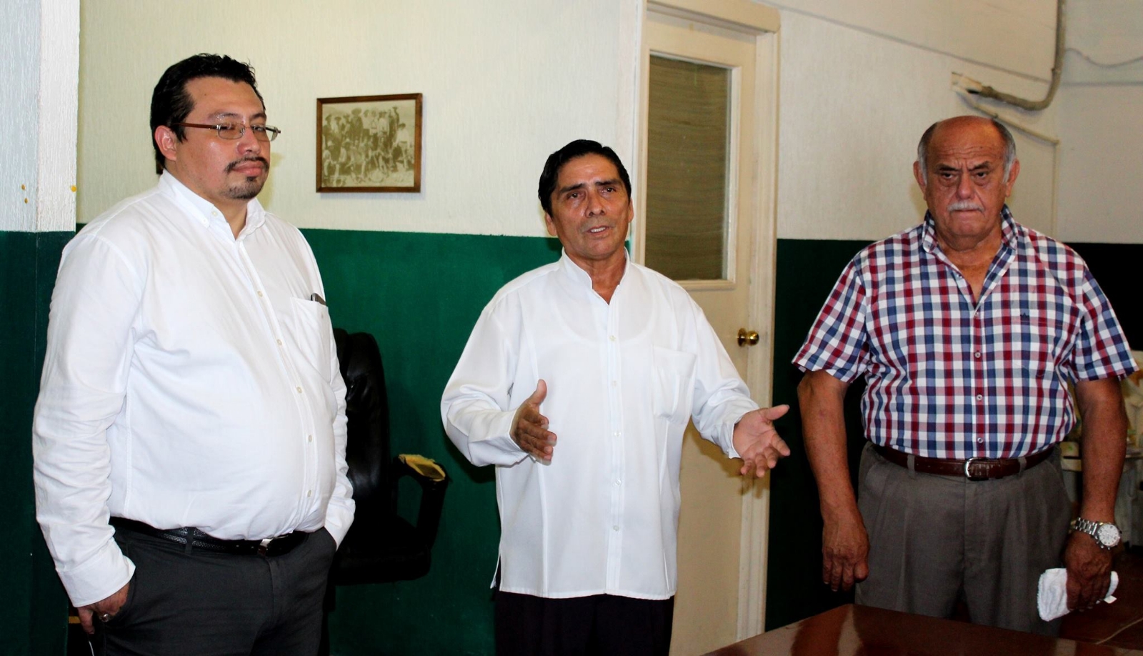 Luis Ovando Martínez, presidente de la Apeqroo, indicó que hay falta de coherencia en los salarios de los alcaldes en Quintana Roo Luis Ovando Martínez, presidente de la Apeqroo, indicó que hay falta de coherencia en los salarios de los alcaldes en Quintana Roo