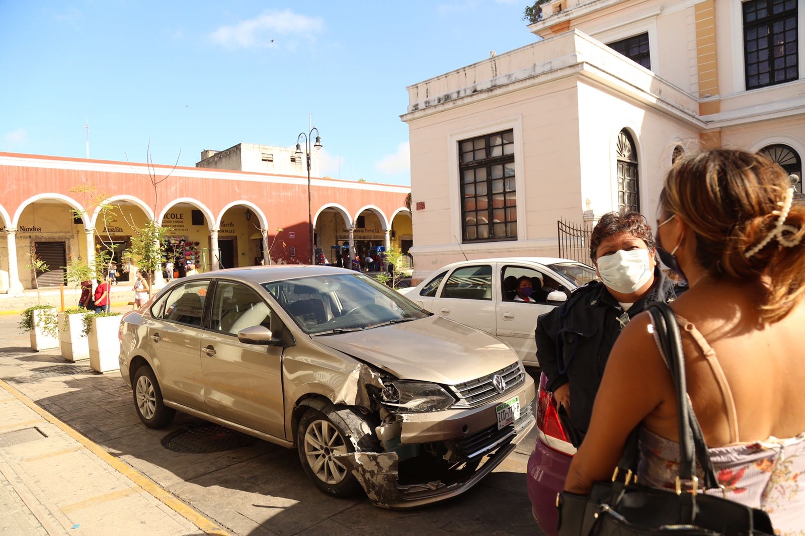 El Instituto de Infraestructura Carretera de Yucatán (Incay) determinó pérdida total de los maceteros El Instituto de Infraestructura Carretera de Yucatán (Incay) determinó pérdida total de los maceteros