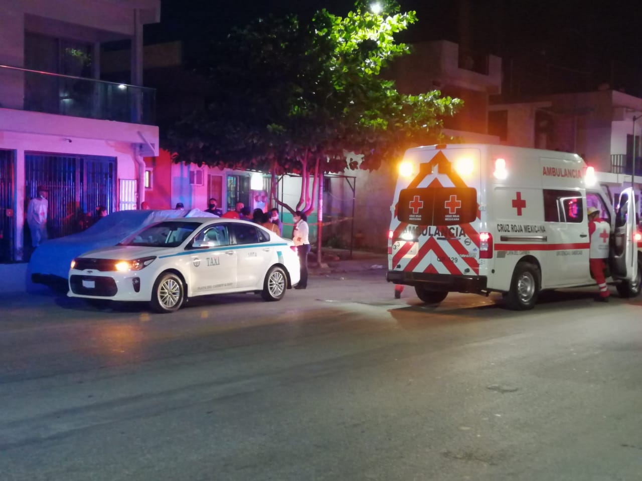 El hombre fue atacado a balazos por sujetos que lo esperaban a las afueras de su vivienda en el fraccionamiento Villas del Sol El hombre fue atacado a balazos por sujetos que lo esperaban a las afueras de su vivienda en el fraccionamiento Villas del Sol