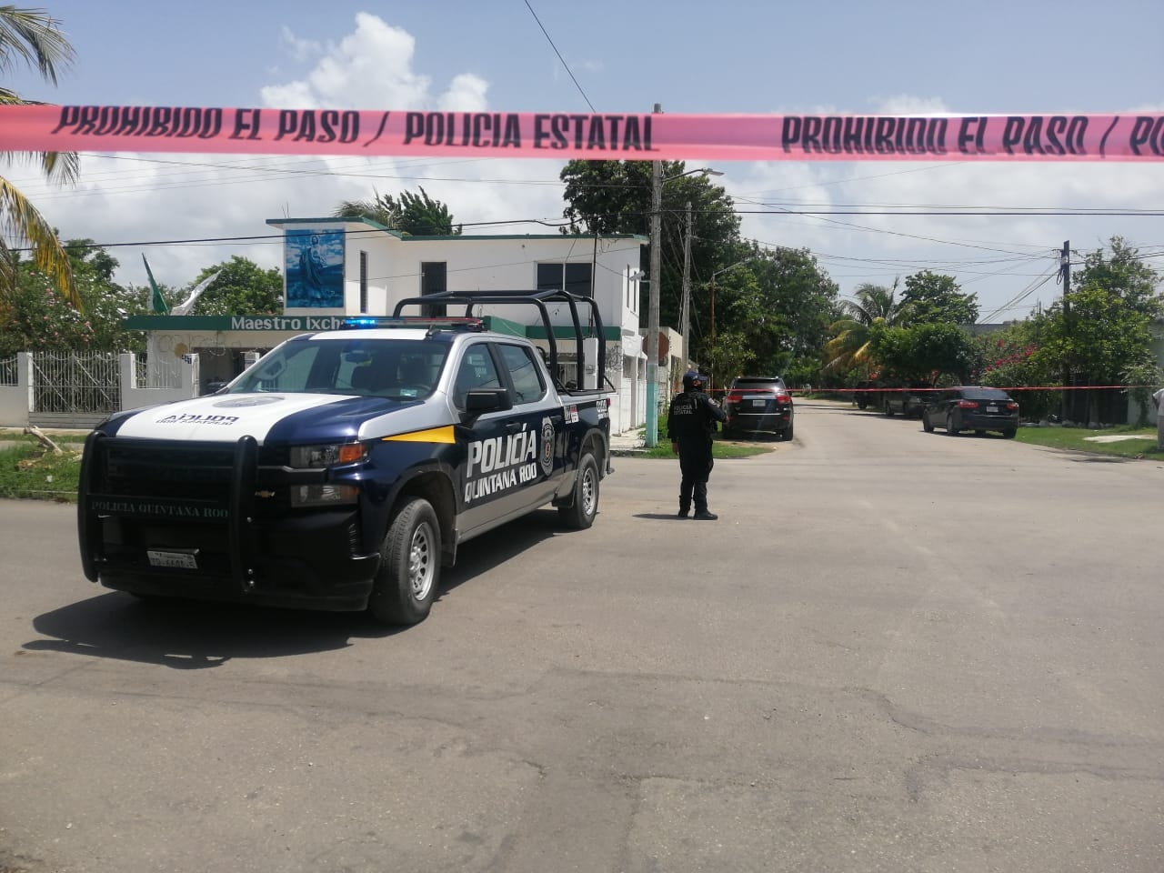 Uno de los cadáveres fue encontrado por pobladores, que avisaron a los policías; tenía un mensaje amenazador clavado en el pecho Uno de los cadáveres fue encontrado por pobladores, que avisaron a los policías; tenía un mensaje amenazador clavado en el pecho