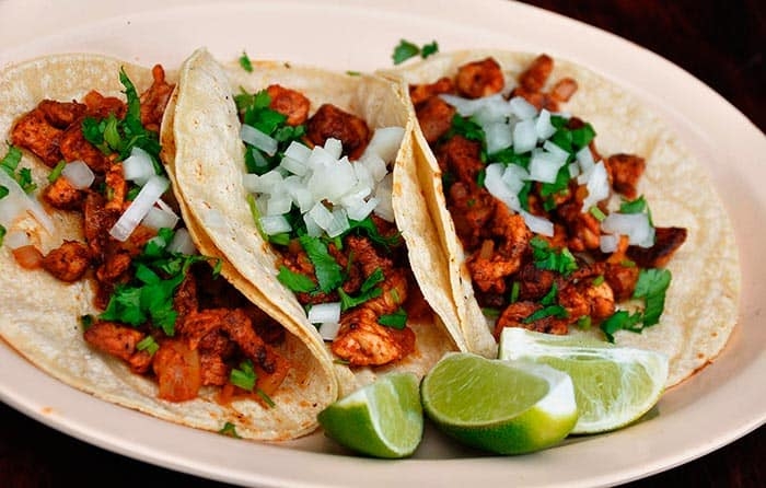 El que logre comer 50 tacos en menos tiempo ganará 50 mil pesos El que logre comer 50 tacos en menos tiempo ganará 50 mil pesos