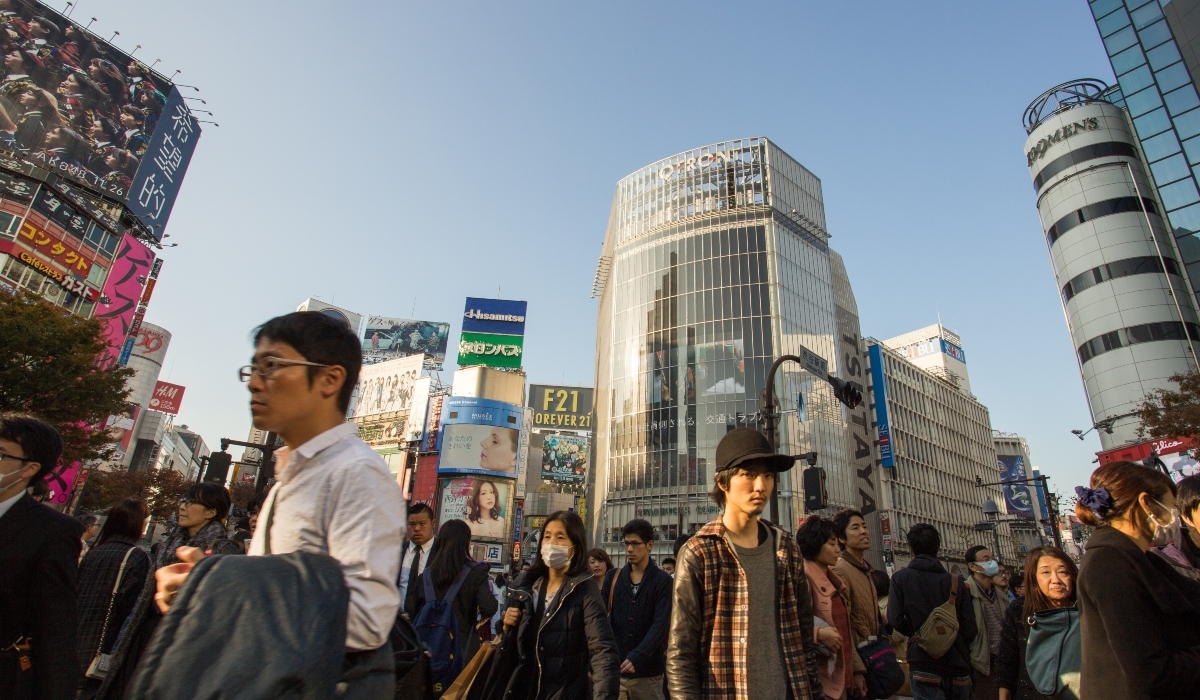 Los japoneses suelen contar cuentos de terror, sobre todo en verano. Los japoneses suelen contar cuentos de terror, sobre todo en verano.