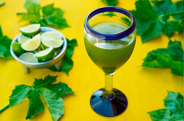 Cómo preparar agua de limón con chaya, bebida típica de la Península de Yucatán