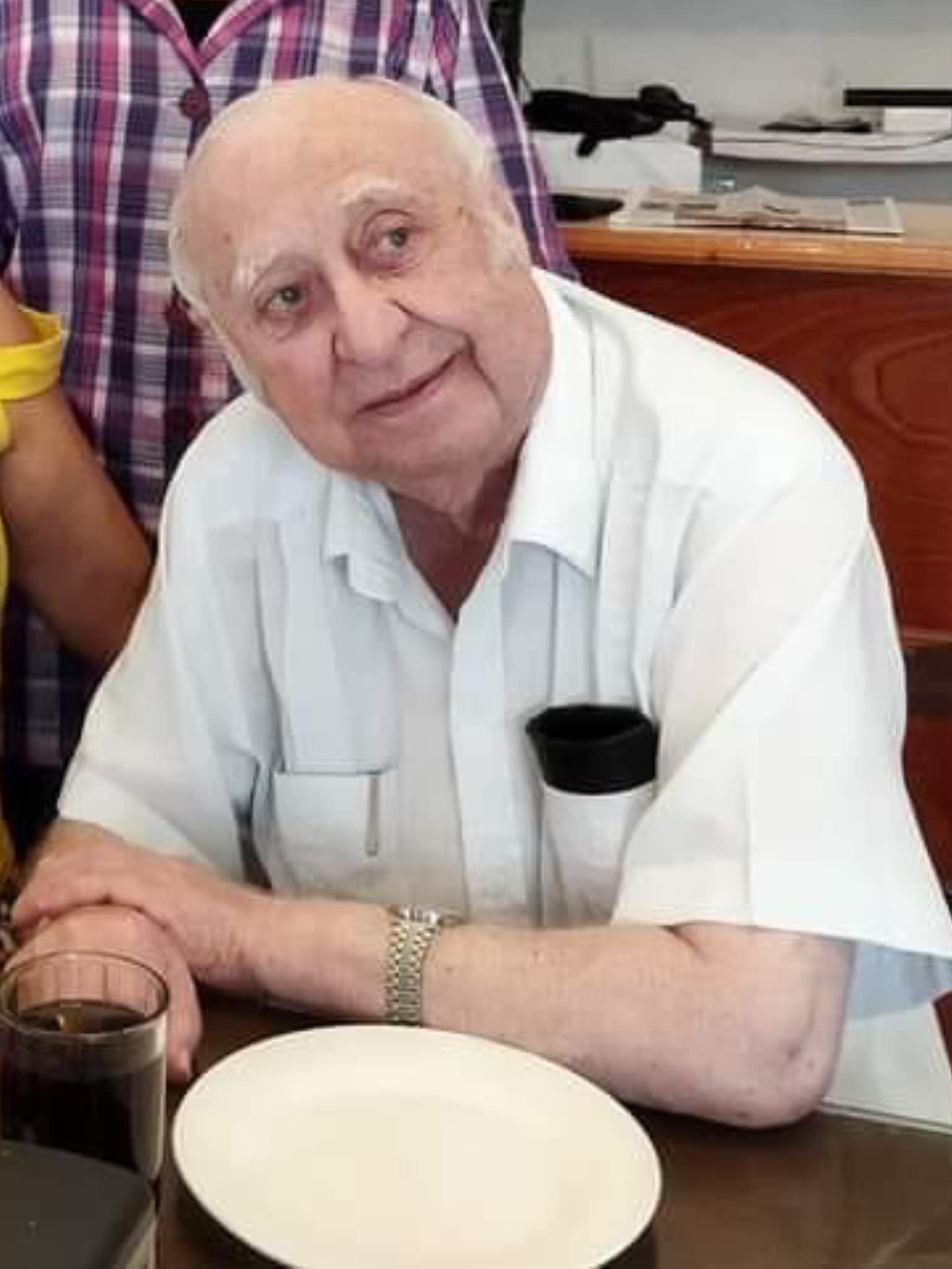 El periodista cultural, además de muy reconocido, también era muy querido entre sus colegas y amigos El periodista cultural, además de muy reconocido, también era muy querido entre sus colegas y amigos