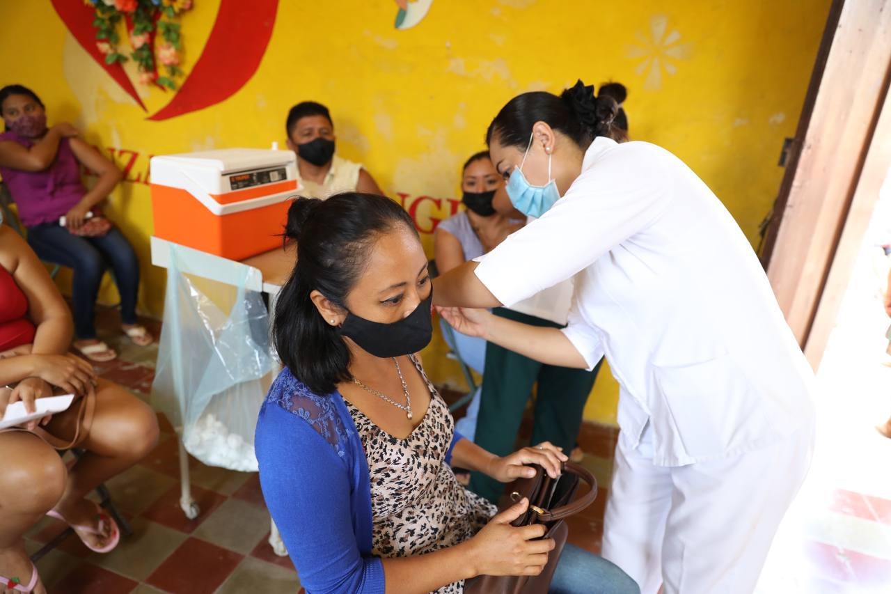 El Gobierno de Yucatán recuerda que solo se les vacunará a las personas registradas e la plataforma El Gobierno de Yucatán recuerda que solo se les vacunará a las personas registradas e la plataforma
