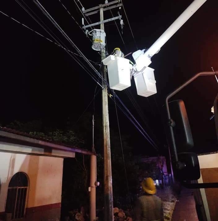 Los fraccionamientos no han tenido corriente hasta por 72 horas consecutivamente