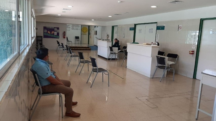 Comúnmente los síntomas de COVID-19 en la mayoría de los pacientes, son: dolores de cabeza, pérdida de olfato, del gusto y de apetito Comúnmente los síntomas de COVID-19 en la mayoría de los pacientes, son: dolores de cabeza, pérdida de olfato, del gusto y de apetito