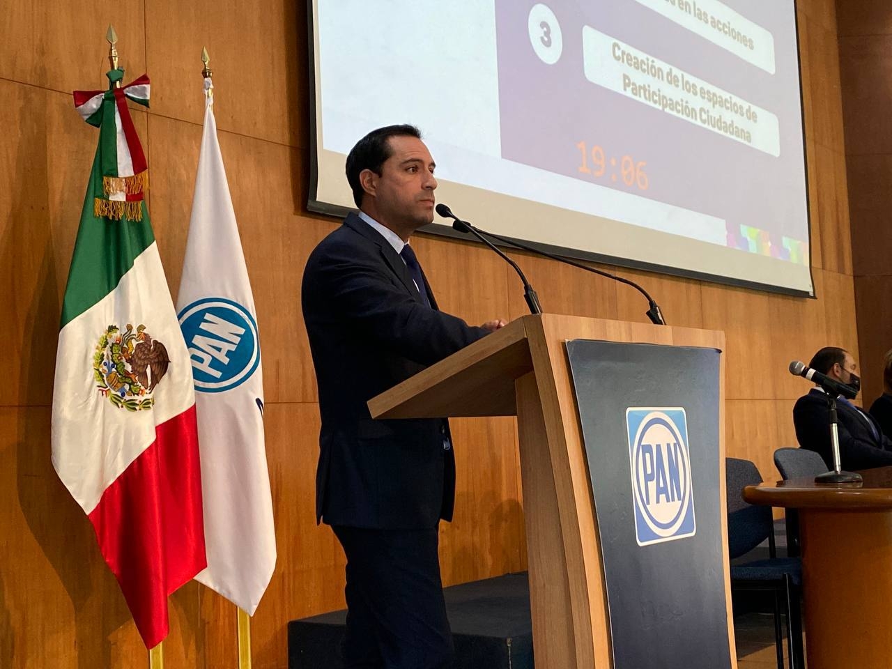Mauricio Vila instruye a 170 alcaldes electos del Partido acción Nacional Mauricio Vila instruye a 170 alcaldes electos del Partido acción Nacional