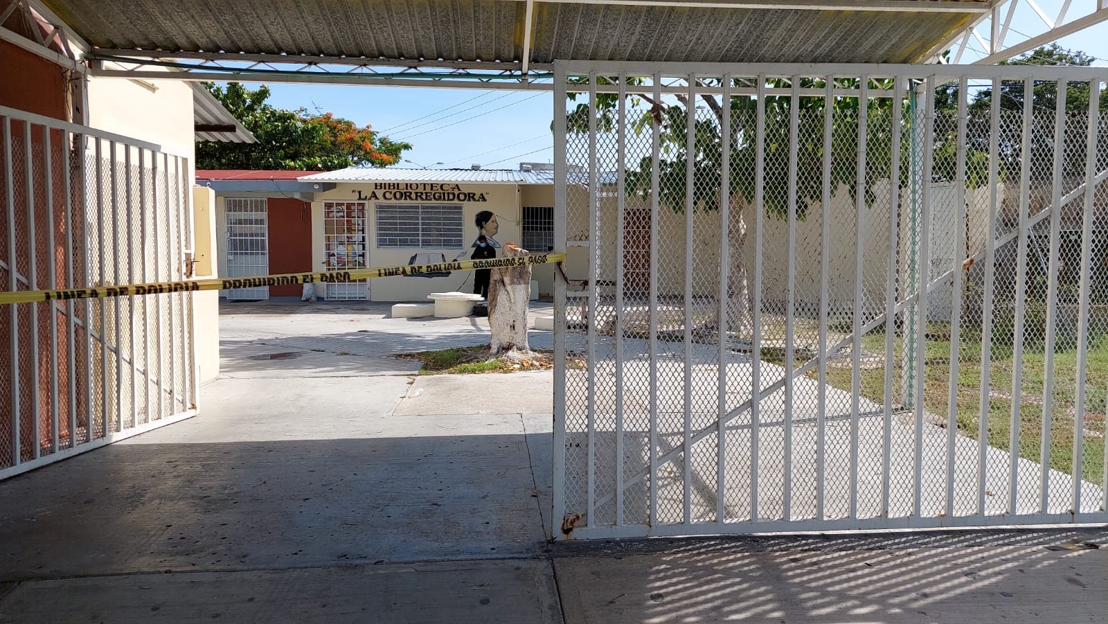 Además de llevarse el equipo, los ladrones destrozaron parte de las aulas de clase