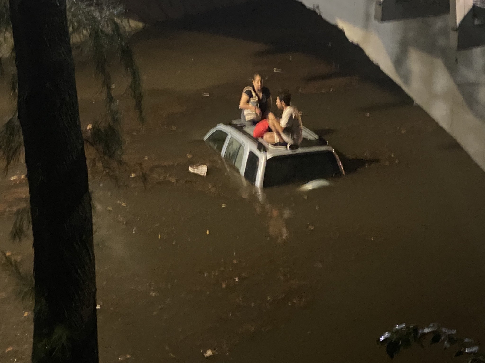Deslaves causados por las lluvias aumentaron el nivel del agua en algunas zonas de Guadalajara Deslaves causados por las lluvias aumentaron el nivel del agua en algunas zonas de Guadalajara