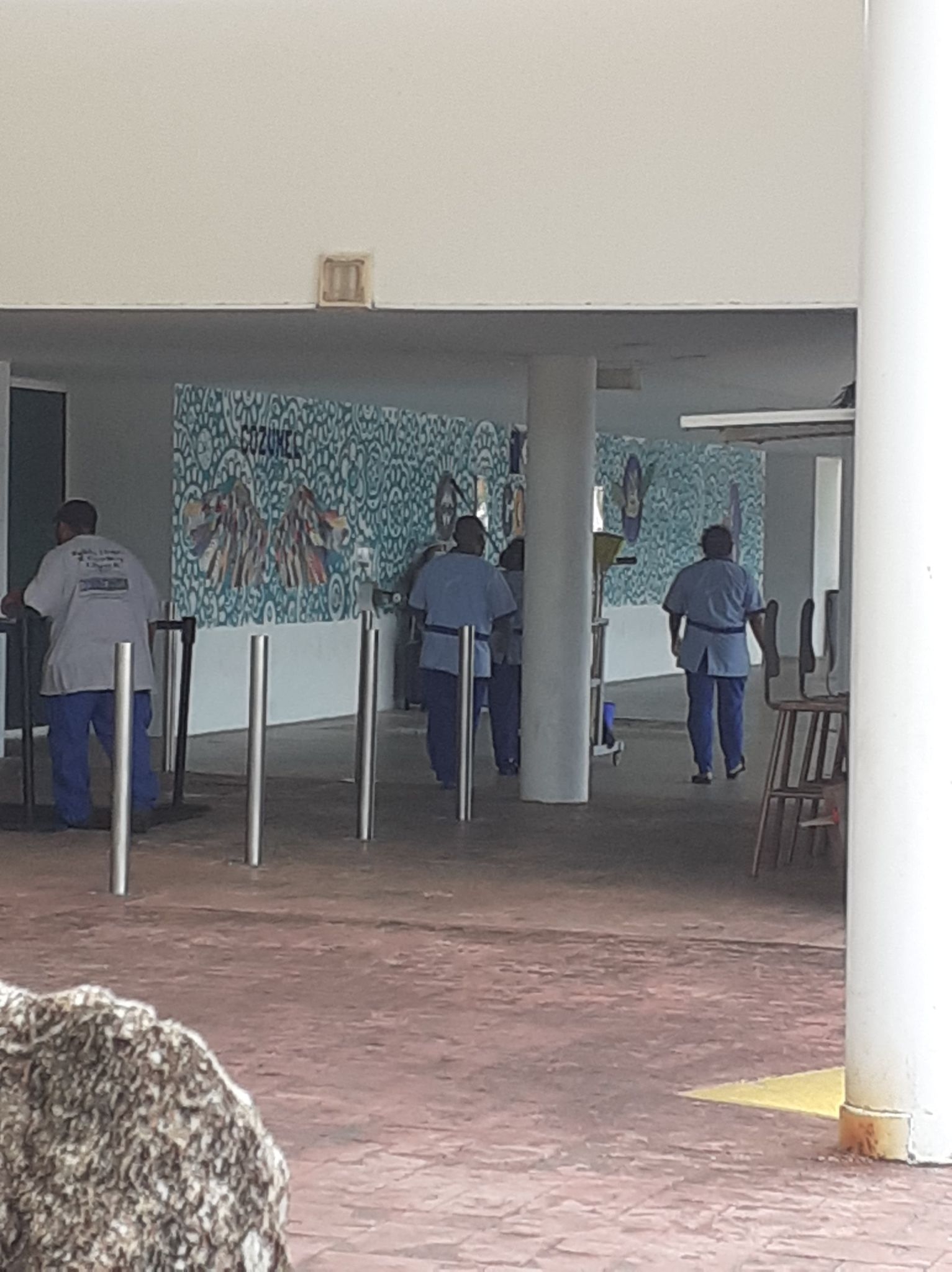 Presunto abuso a empleados de limpieza del aeropuerto de Cozumel
Presunto abuso a empleados de limpieza del aeropuerto de Cozumel