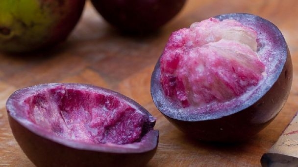 La fruta contiene propiedades astringentes, amargas, emolientes, tónicas, desinfectantes y nutritivas La fruta contiene propiedades astringentes, amargas, emolientes, tónicas, desinfectantes y nutritivas