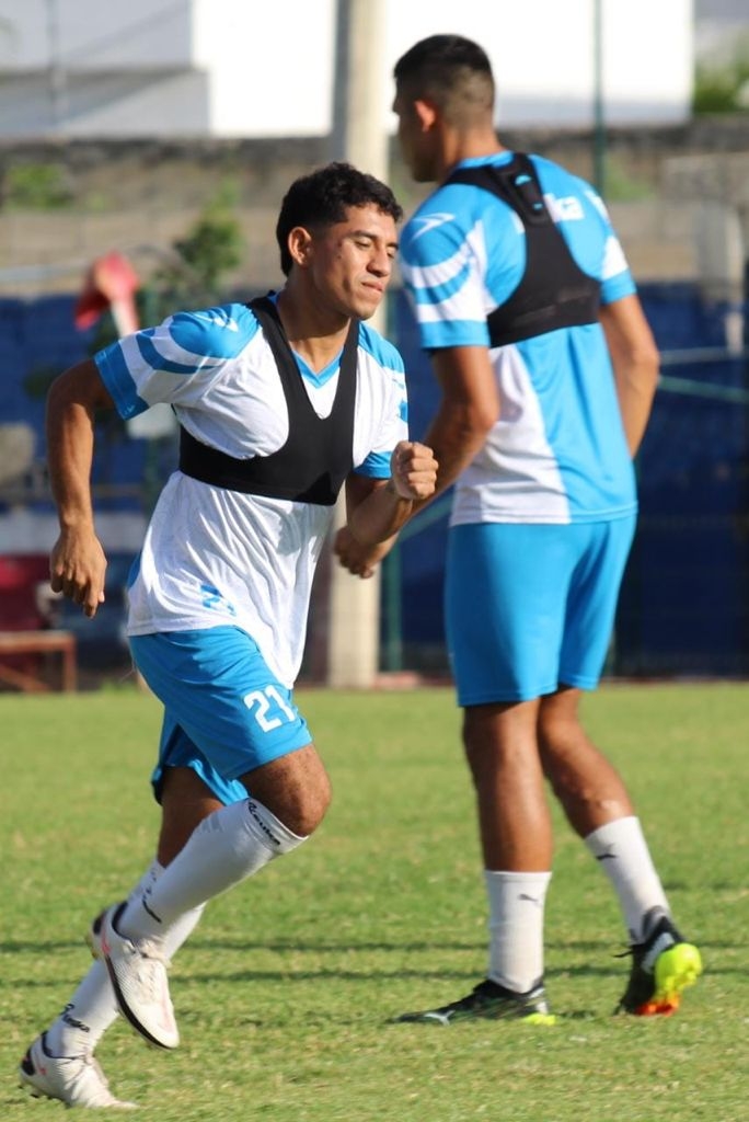 Zaragoza Meneses militó durante seis años en las filas de los Pioneros de Cancún FC