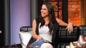 Paola Rojas es una de las periodistas más queridas de la televisión mexicana, además del noticiero, la conductora también participa en el programa “Netas Divinas”, donde confesó si en algún momento ha esperado tener un príncipe azul