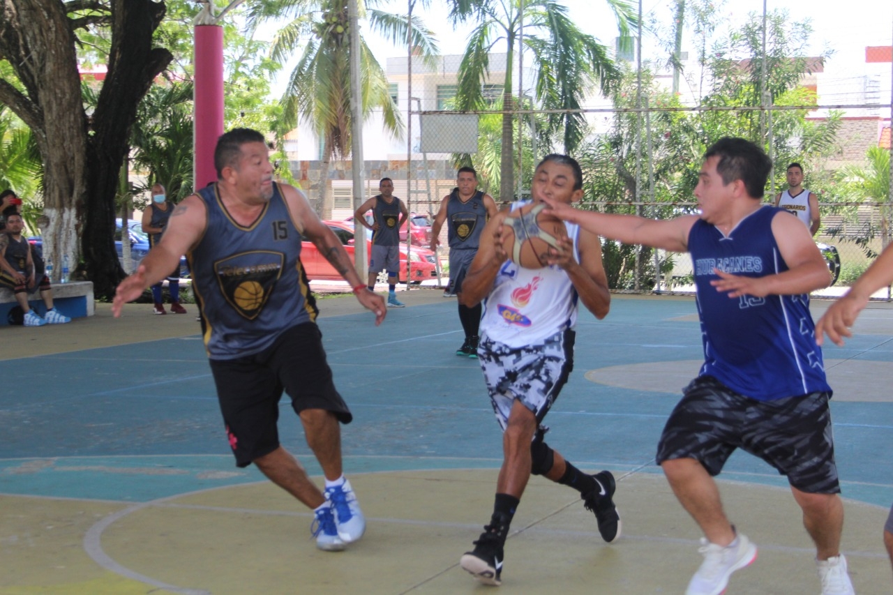 Los participantes de este torneo esperan que puedan realizar un cuadrangular cada 15 días, con el fin de mantenerse activos físicamente Los participantes de este torneo esperan que puedan realizar un cuadrangular cada 15 días, con el fin de mantenerse activos físicamente