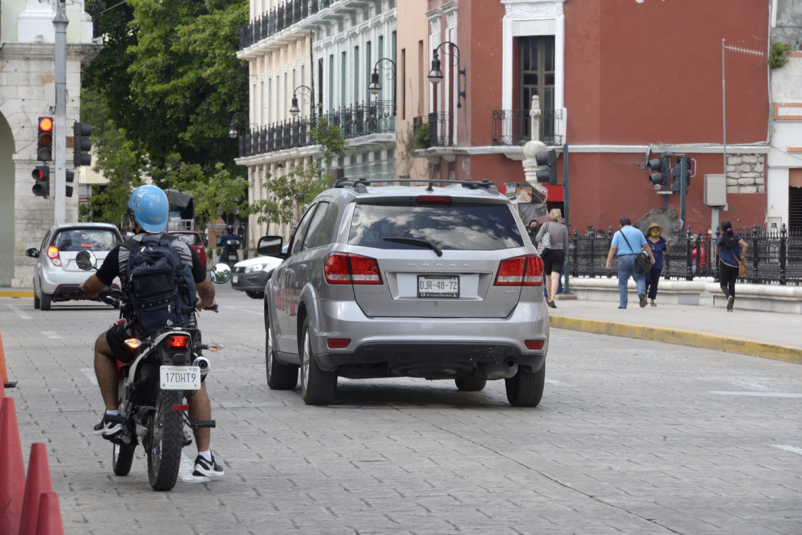 Lo que se busca es que la ciudadanía pague sólo el costo de la lámina Lo que se busca es que la ciudadanía pague sólo el costo de la lámina