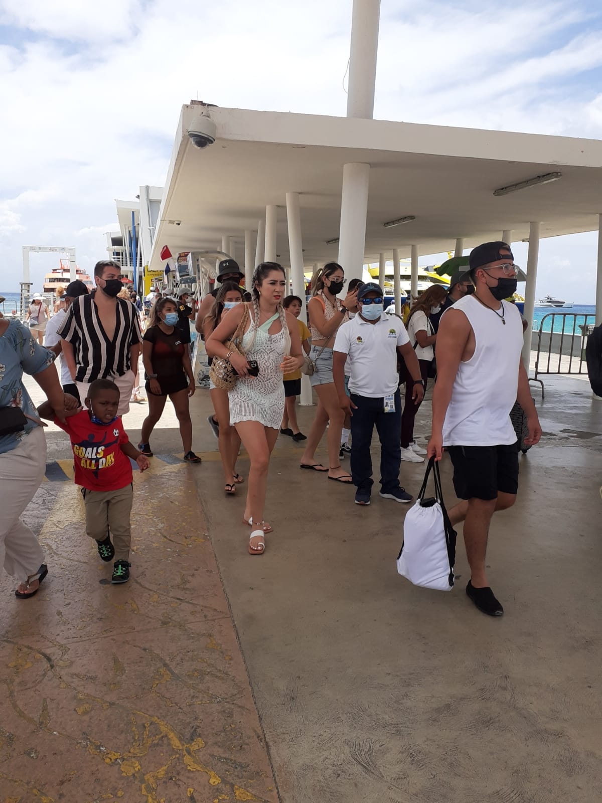 El argumento que presentan lo agentes preventivos es que no quieren afectar la estancia del turista en Cozumel El argumento que presentan lo agentes preventivos es que no quieren afectar la estancia del turista en Cozumel