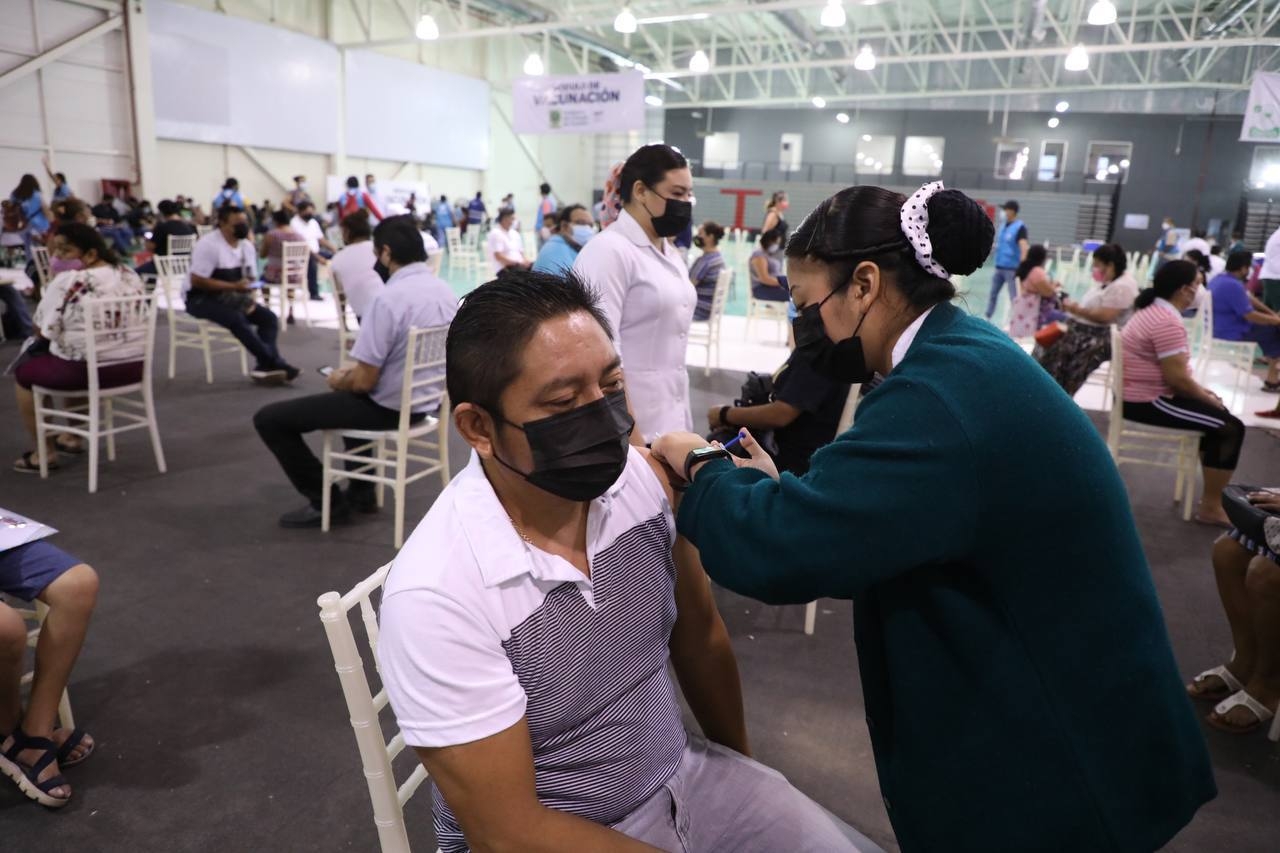 La aplicación de las vacunas será para las personas que ya hayan registrado en la página y ya hayan recibido se primera dósis La aplicación de las vacunas será para las personas que ya hayan registrado en la página y ya hayan recibido se primera dósis