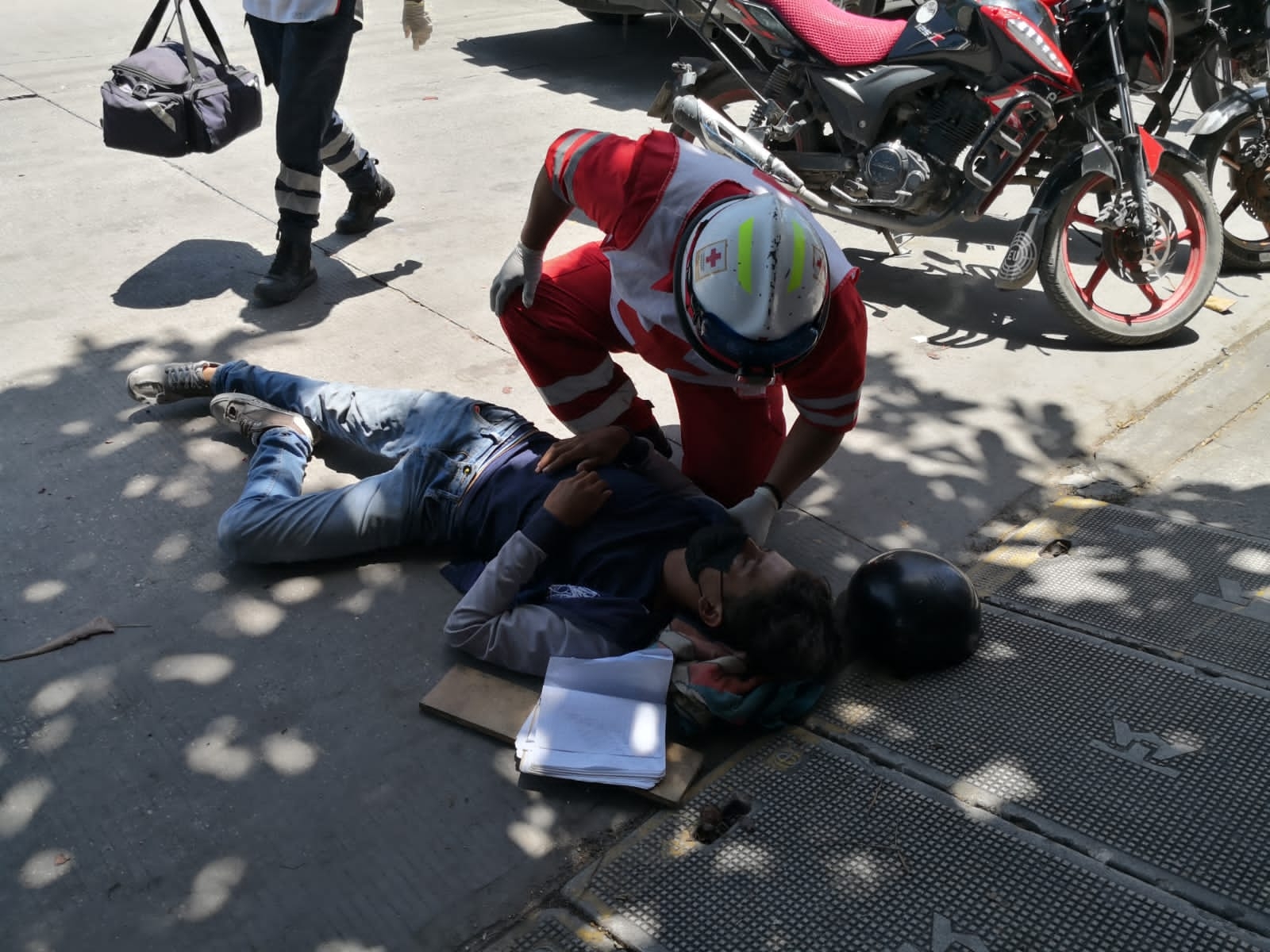 Motociclistas de mandadito resultan fracturados en dos choques en Ciudad del Carmen