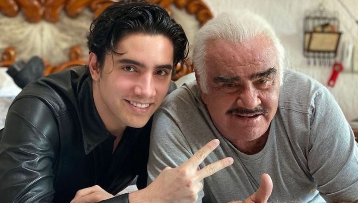 Alex Fernández cuenta cómo han sido los días sin su abuelo Vicente Fernández Alex Fernández cuenta cómo han sido los días sin su abuelo Vicente Fernández