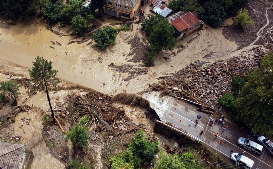 Aumentan a 40 los muertos por las inundaciones en Turqui´a. Aumentan a 40 los muertos por las inundaciones en Turqui´a.